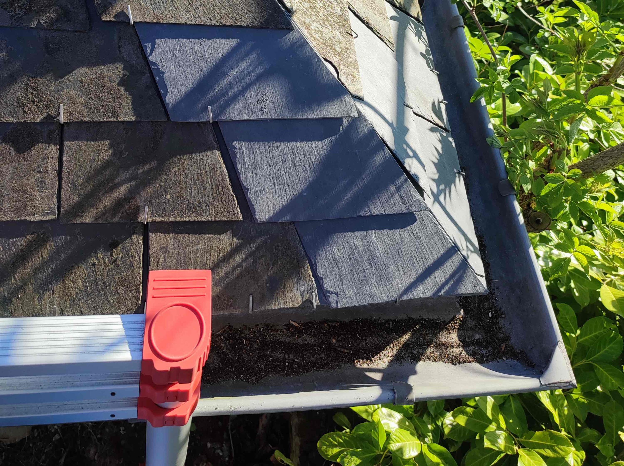 Bâtiment courverture ardoises après