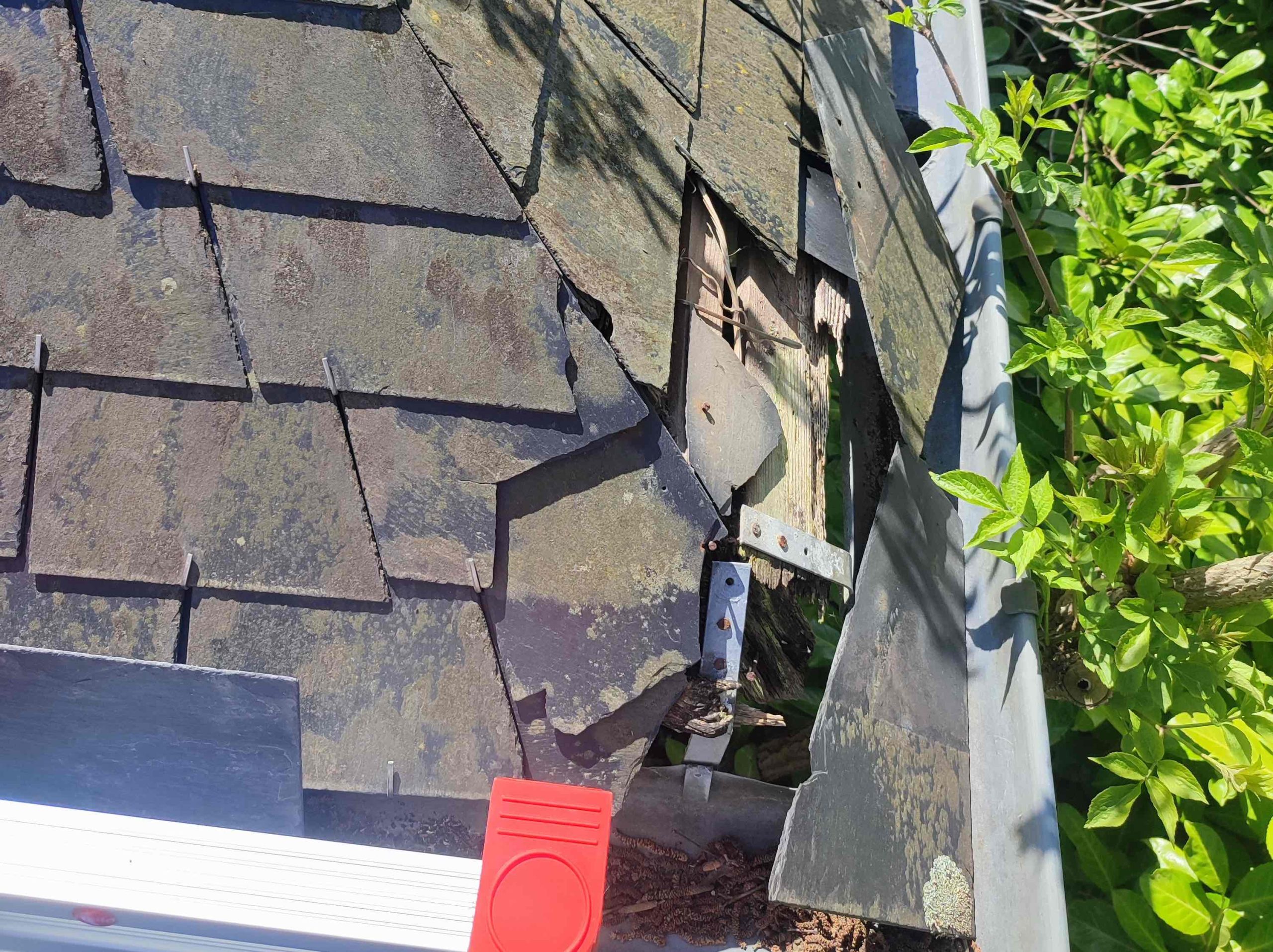 Bâtiment couverture ardoises avant