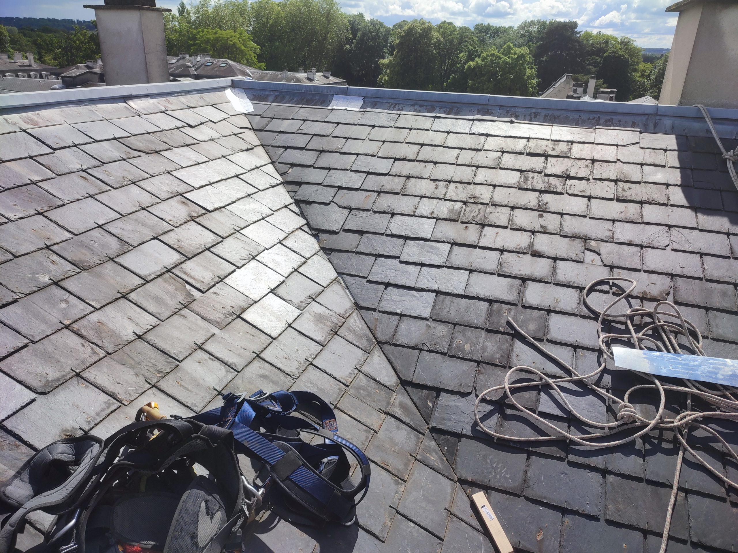 Bâtiment couverture noue zinc avant